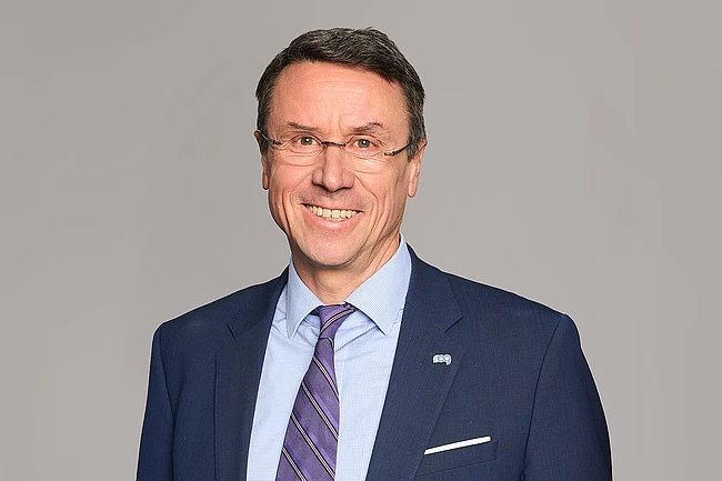 Portraitfoto von CEO Markus Mitteregger