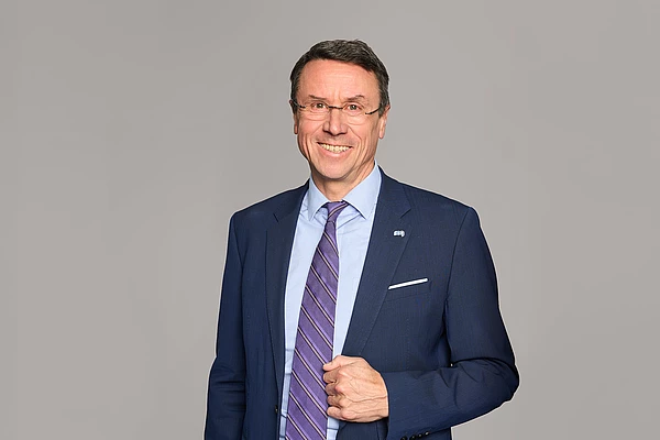 Portraitfoto von CEO Markus Mitteregger