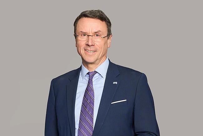 Portraitfoto von CEO Markus Mitteregger